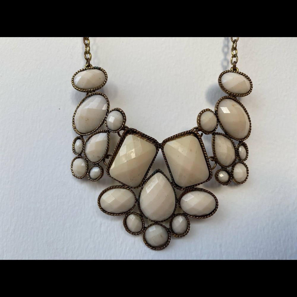 White and gold necklace/chocker